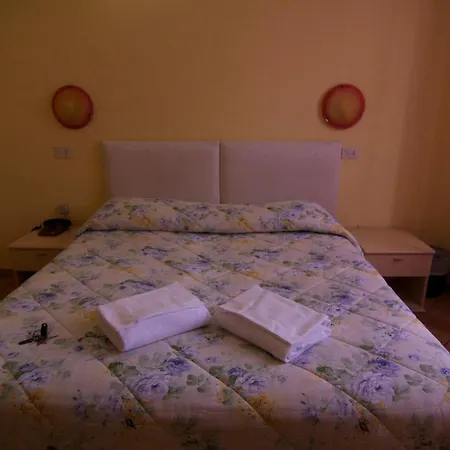 Cordova Hotel 2*