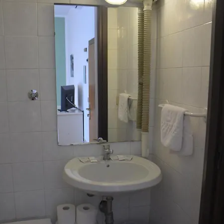 Hotel Cordova 2*