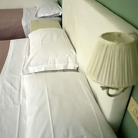 Cordova Hotel 2*